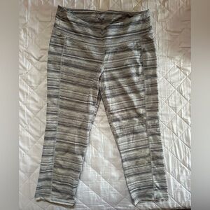 Old Navy Cropped Leggings | Gray Stripes | Large